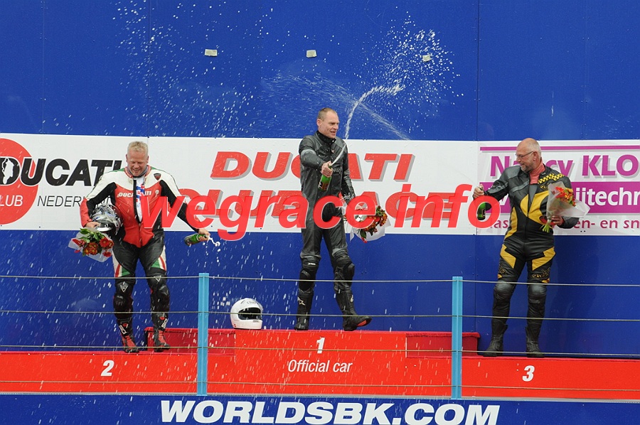 DCR 2011, podium